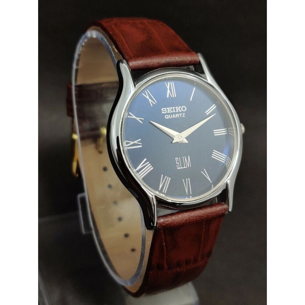 Vintage Style Seiko Quartz Mens Silver Watch & Blue accents W/Leather Strap - Picture 3 of 6